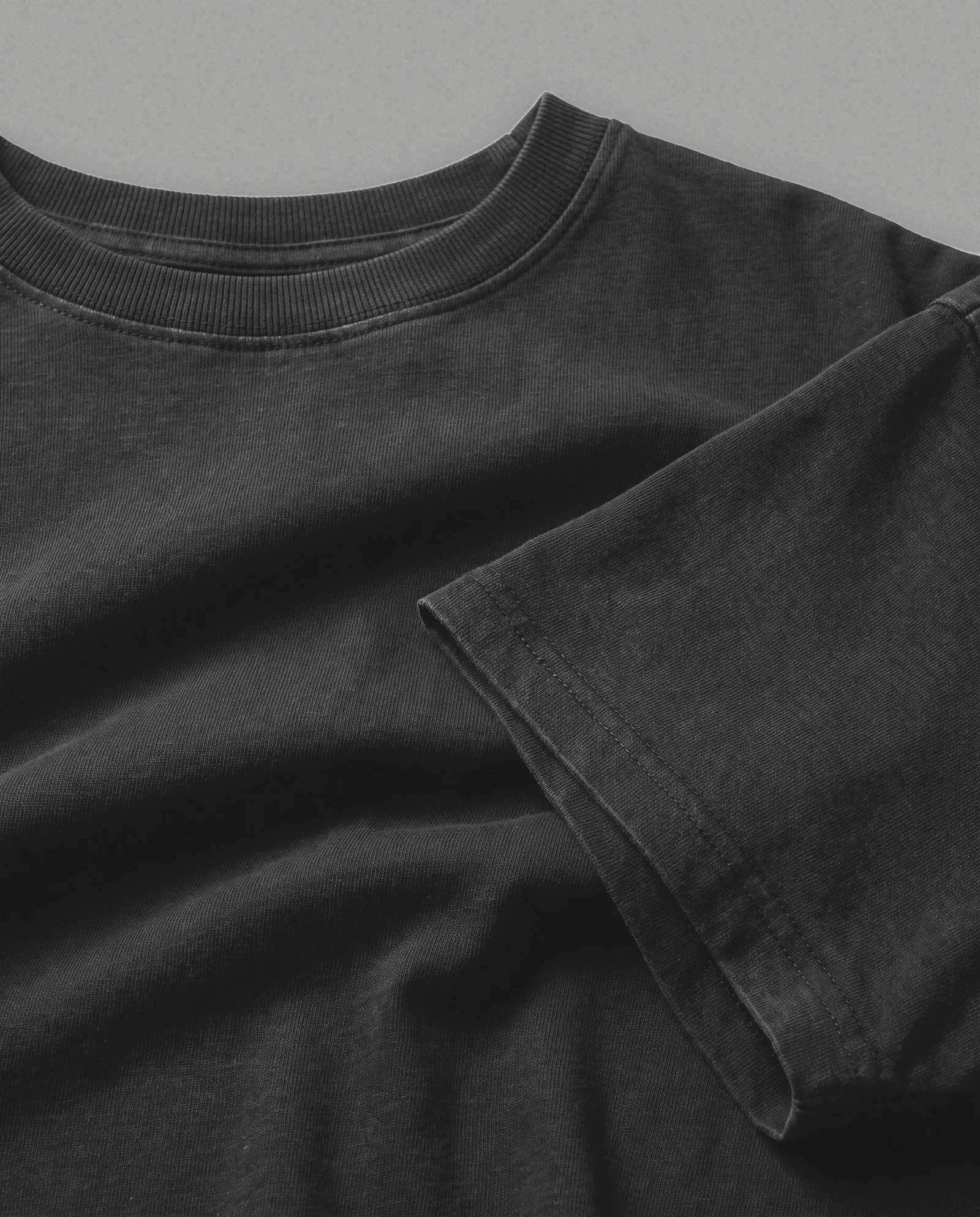 TALENTLESS SHIRT in BLACK WASHED OUT, Stoff- und Farbdetail
