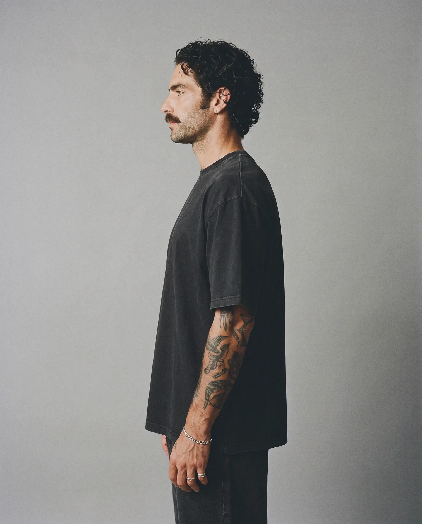 TALENTLESS SHIRT in BLACK WASHED OUT, Seitenansicht
